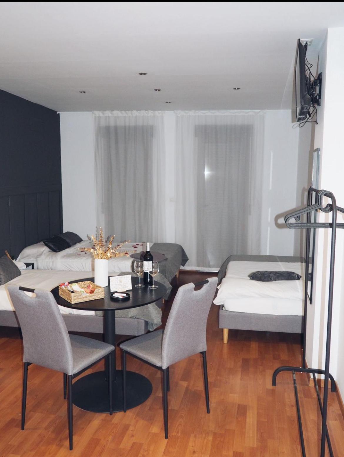 Lm Apartamentos Puentezuelas グラナダ エクステリア 写真
